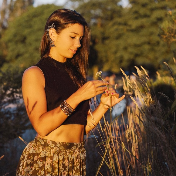 Beaded memory wire bangle - Picture 3 of 3
